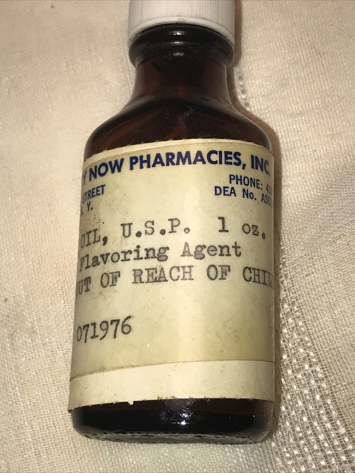 VTG Apothecary Pharmacy Medicine Cabinet Contents 8Pc 1950+ Brown Green Bottles