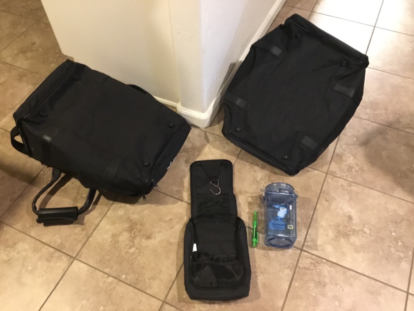 PROTONIX IV Pharmaceutical Clear Blue Canister, 2 duffle bags, toiletry kit LOT