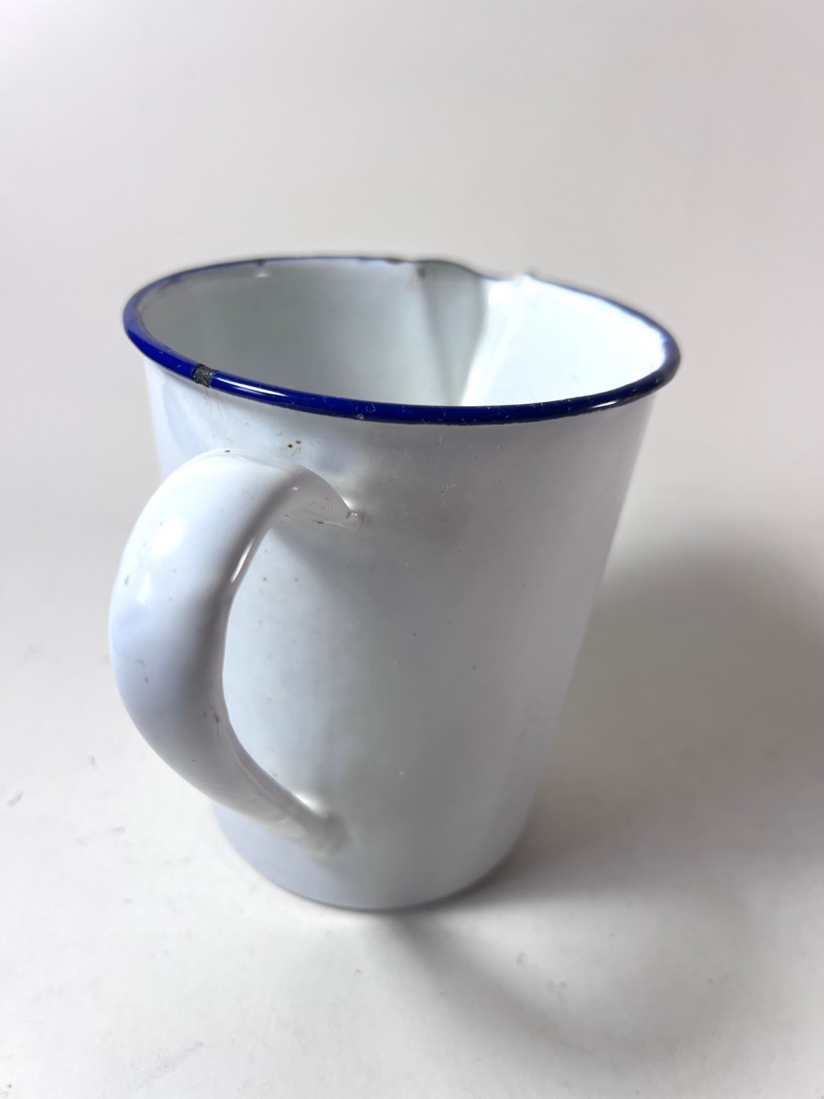 Vintage White Enamelware/Blue Medical Measuring Pitcher Cup – Gr. 1000 Oz 32