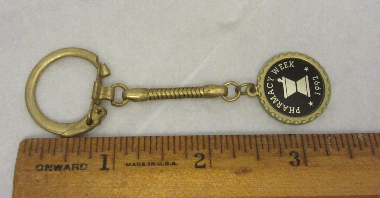 VTG 1992 PHARMACY WEEK Gold Tone Key Chain Pestle & Mortar