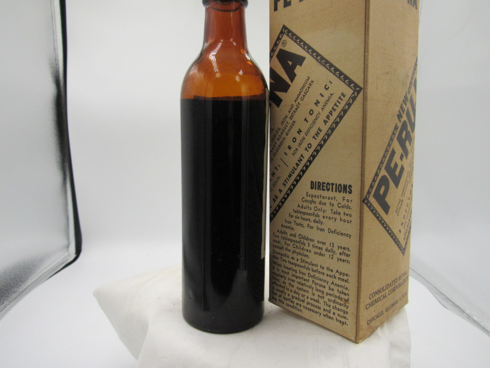 BW – 1950’s Pe-Ru-Na Iron Tonic Chicago Ill 8 5/8 ” Amber Medicine bottle