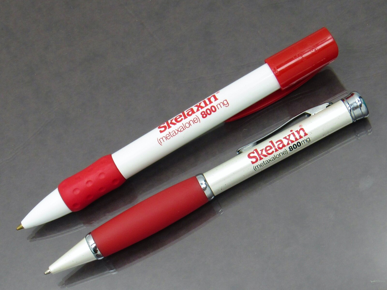Skelaxin PENS Drug Rep Pharmaceutical Promo Advertising Plastic & Metal Lot of 2