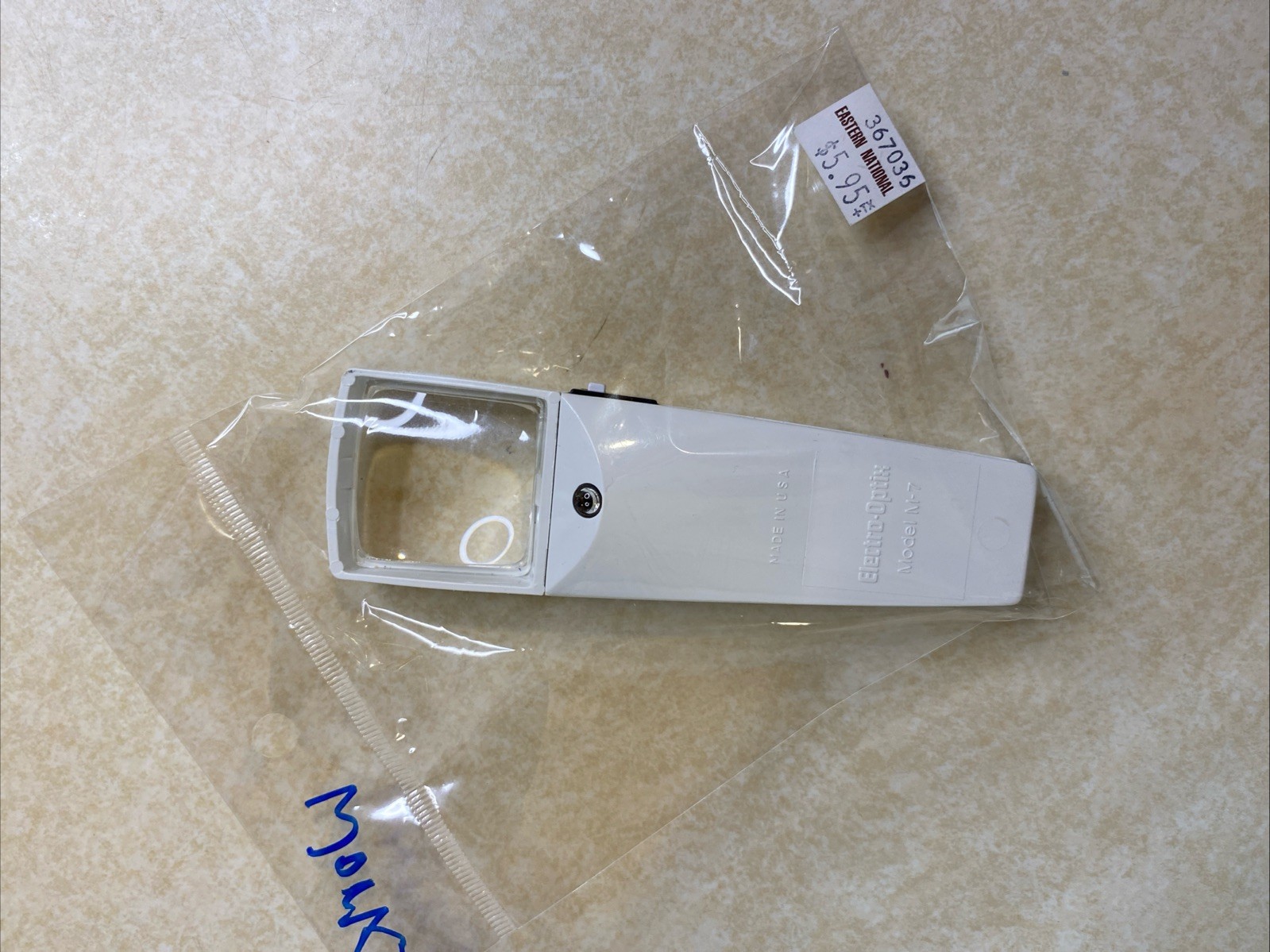 Raptiva Lighted Magnifying Glass – Pharma Rep Promotional