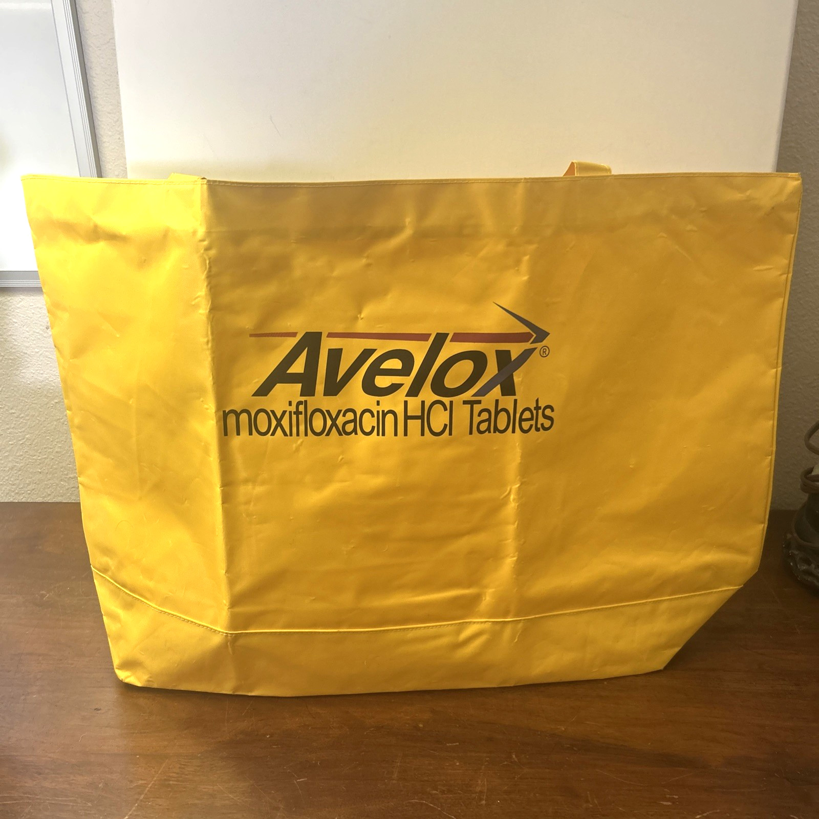XL Tote Bag 25″ x 16″ Avelox Drug Rep Pharmaceutical Waterproof Vinyl Zip