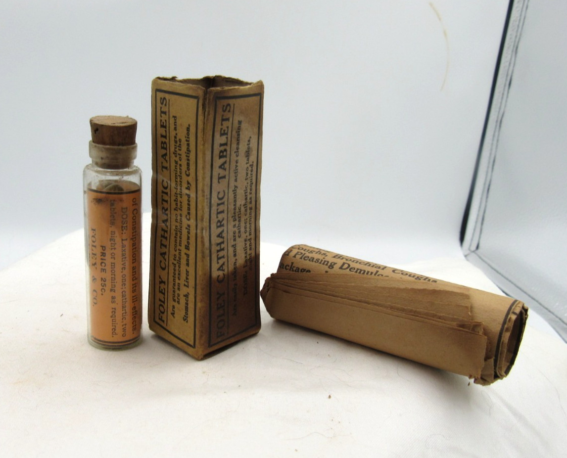 MI2 – 1900’s Foley Cathartic Tablets Chicago Ill 2 5/8″ Medicine bottle Box