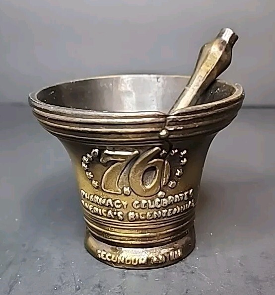 1976 US Bicentennial Bronze Pharmacy Mortar and Pestle Liberty Bell Design 3.25″