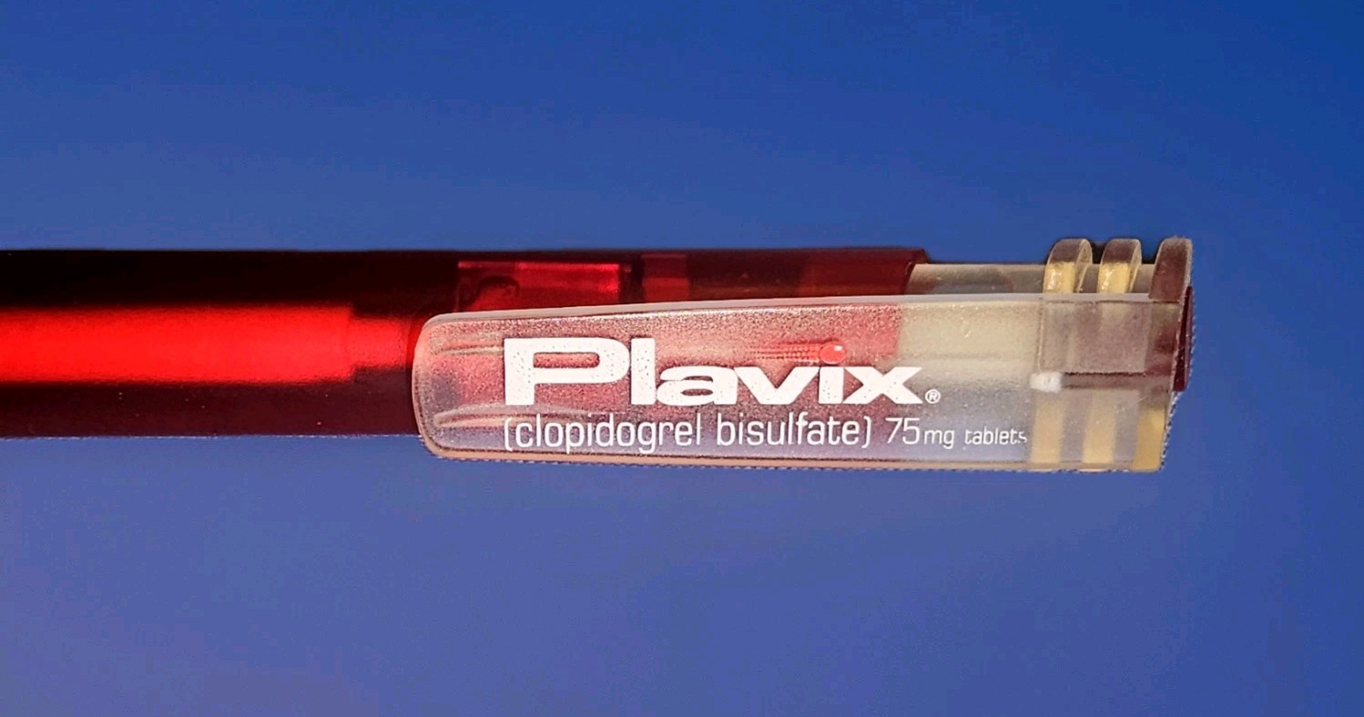Plavix Red Pharmaceutical Drug Rep Ink PEN Medical Collectible Advertising Promo