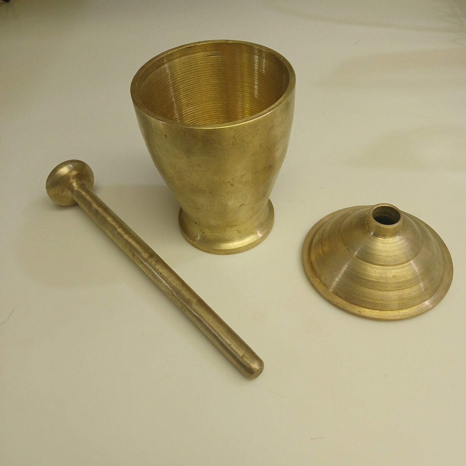 Mortar and Pestle with Lid – Solid Brass – 4.2 lbs – Vintage Apothecary