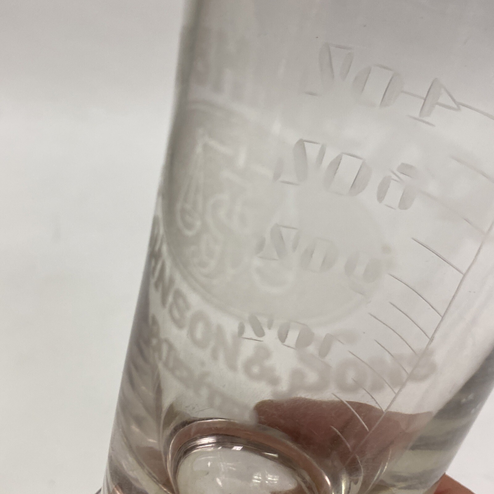 VTG PHARMACY APOTHECARY GLASS BEAKER 4 OZ JOHNSON AND SONS CRUSHMETER MEASURE