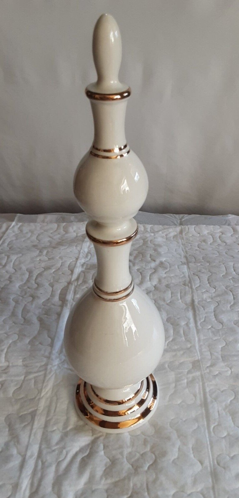 Vintage Collectable Owens-Illinois 12″ Ceramic Finial White with Gold Apothecary