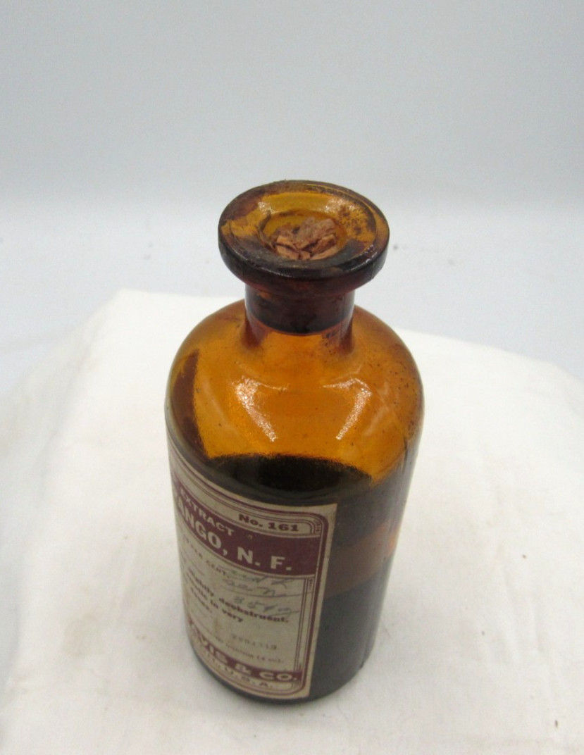 BW – 1920’s Parke, Davis & CO Condurango Detroit Mich 4 7/8 ” Medicine bottle