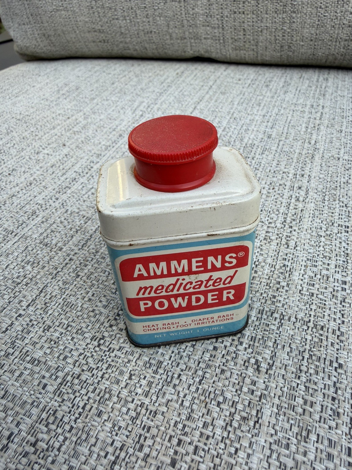 RARE vintage 1960s AMMENS Medicated Powder TIN can pharmaceutical GROVE LABS med