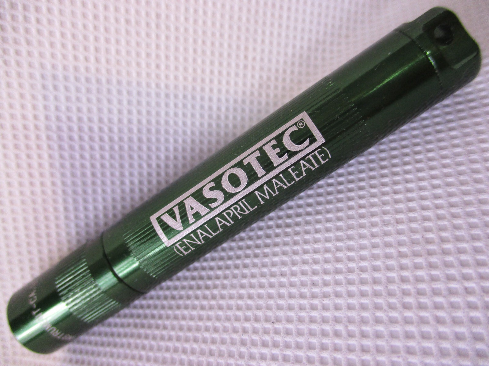 Vasotec Green Keychain Flashlight Pharmaceutical Drug Rep Promo Advertisement