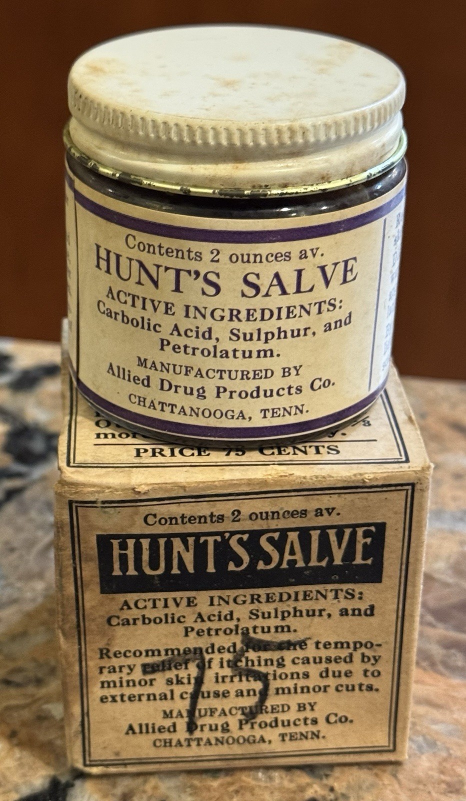 1930’s Hunt’s Salve 2 oz Jar w/ Original Box Allied Drug Chattanooga, Tenn Full