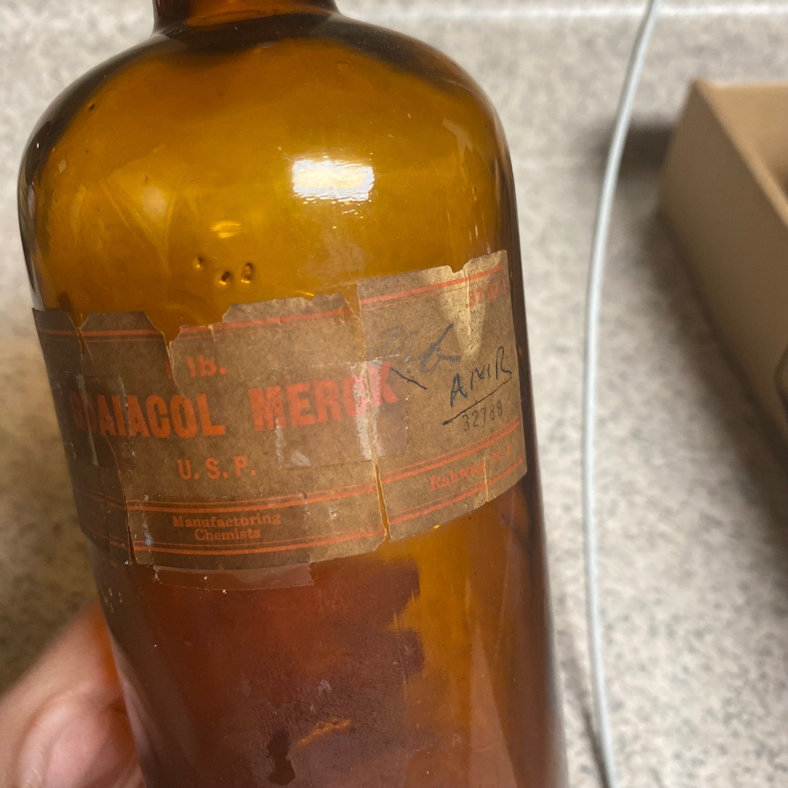 Vintage Guaiacol Apothecary Bottle Merck Amber Glass Rahway NJ 1 lb Cork