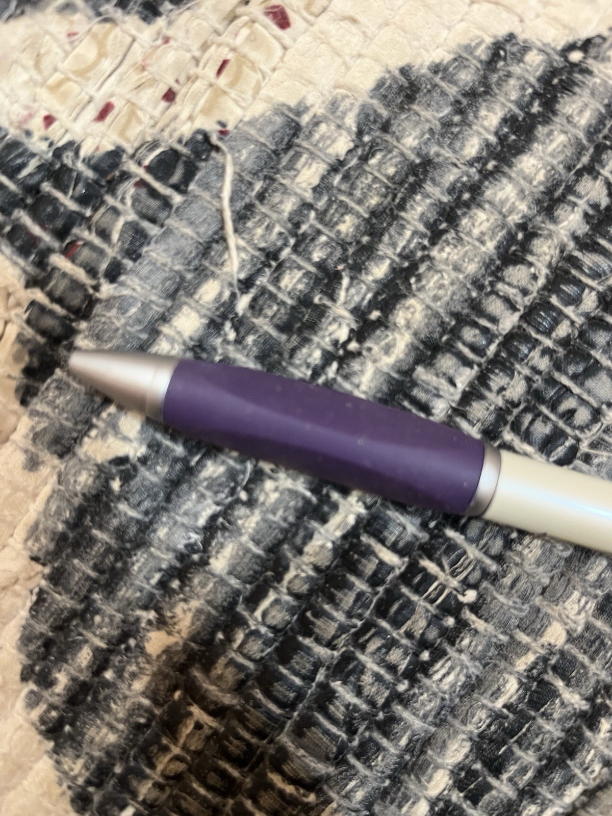 Avodart Purple Grip White Metal Twist Pharmaceutical Drug Pen Advertising NO INK