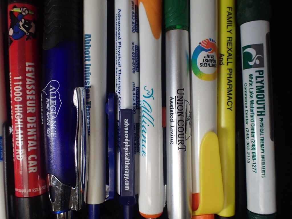 (40) Vintage Random Advertising Pens Healthcare Hospitals Plastic & Metal Lot 77