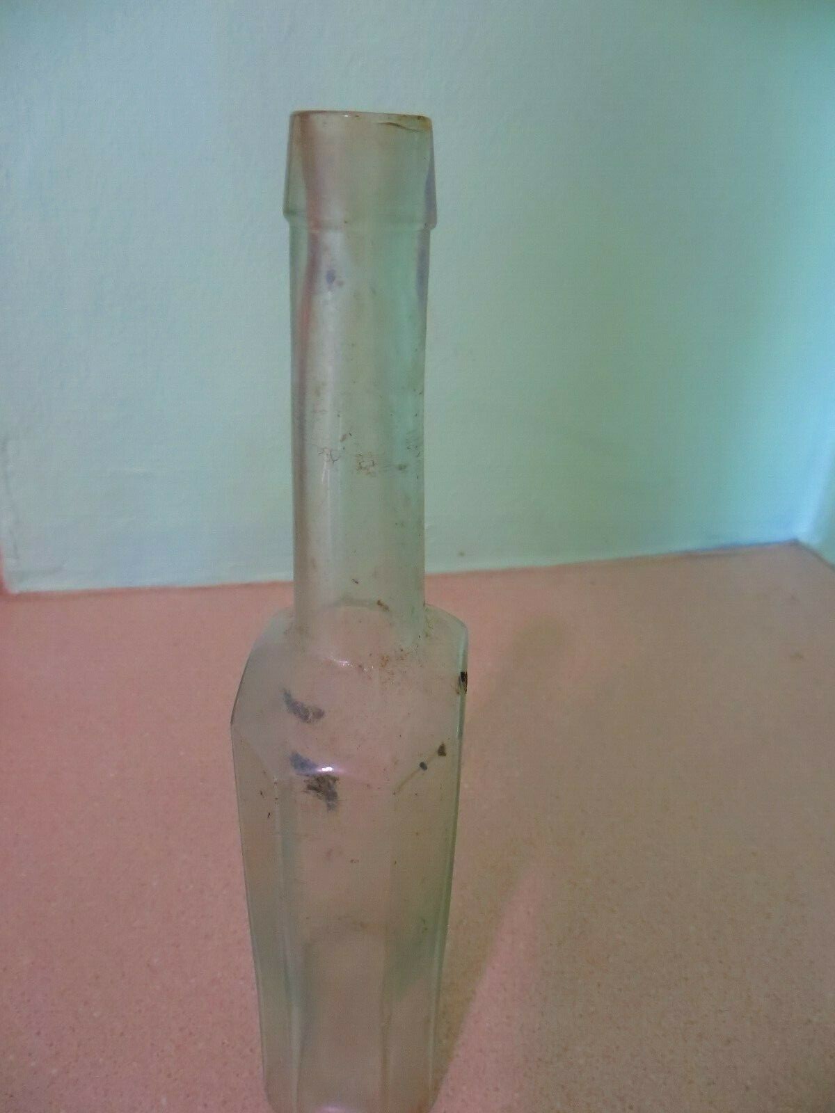 OCTAGON GREEN GLASS LONG NECK FLETT PHARMACEUTICAL DRUGGIST DOCTOR MED BOTTLE