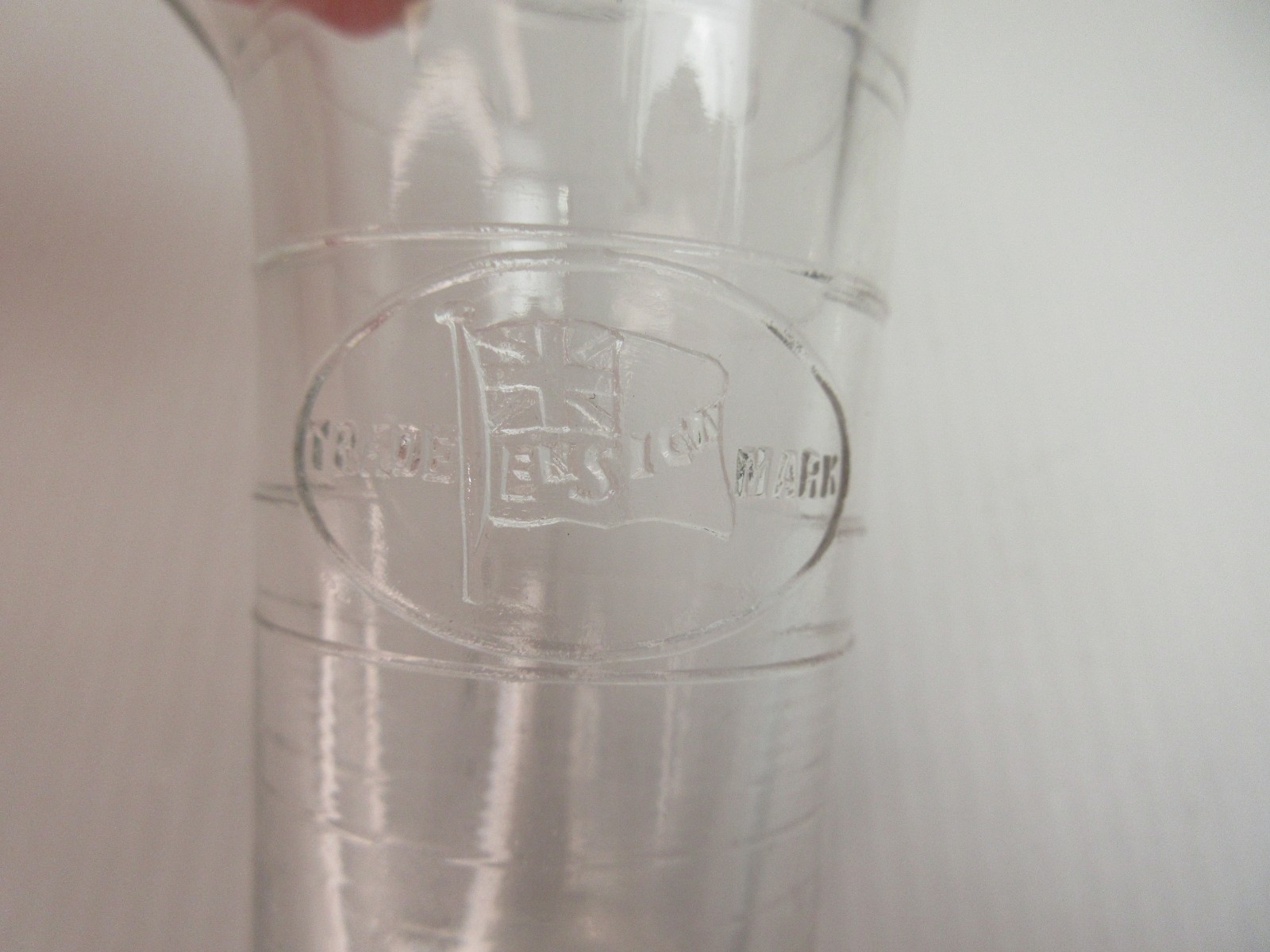1930’s ENSIGN UK Footed Glass Embossed APOTHECARY MEASURE BEAKER Ounces & Drams