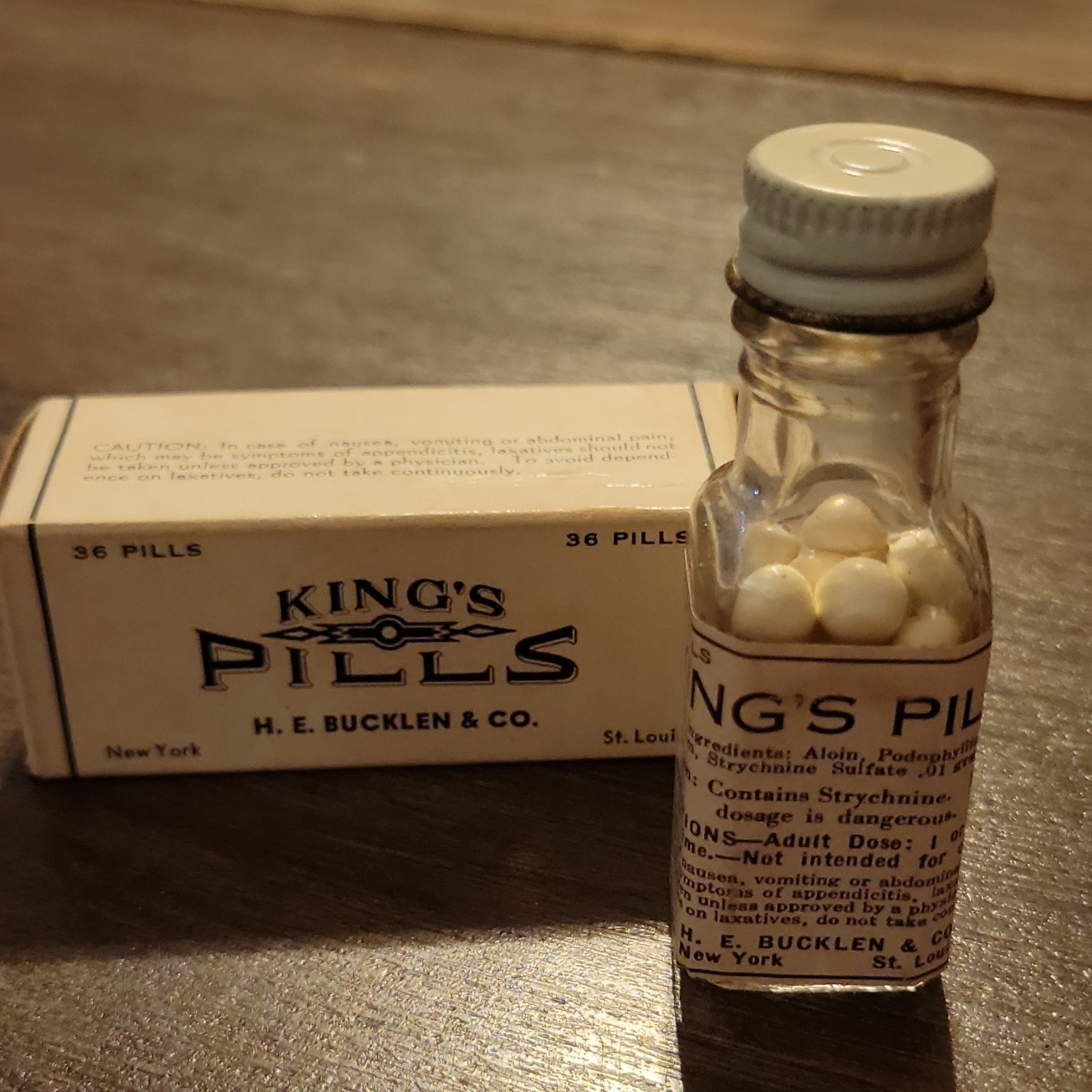 H. E. Bucklen & Co King’s Pills Vintage Medicine Box & Glass Bottle 36 Pills