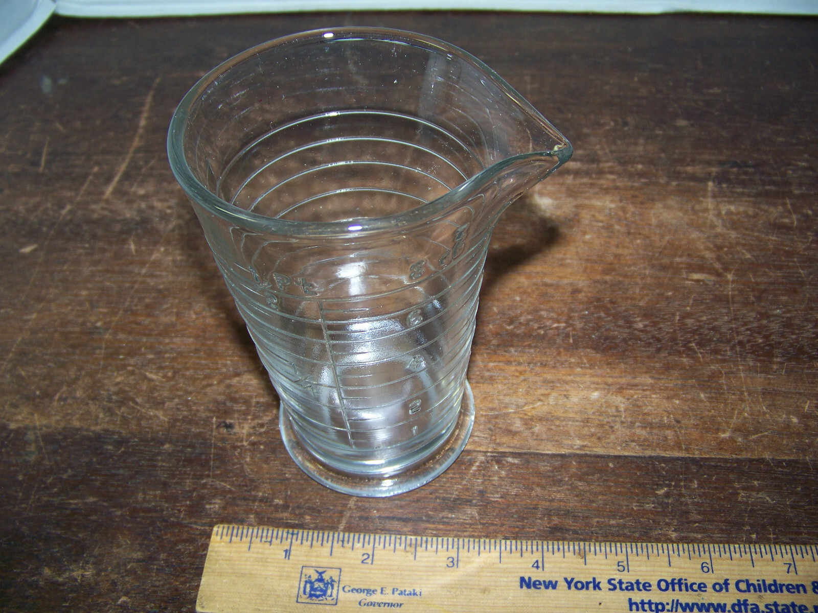 Apothecary Pharmacy Footed Measuring Beaker pharmacy Glass pour spout 8oz 5″