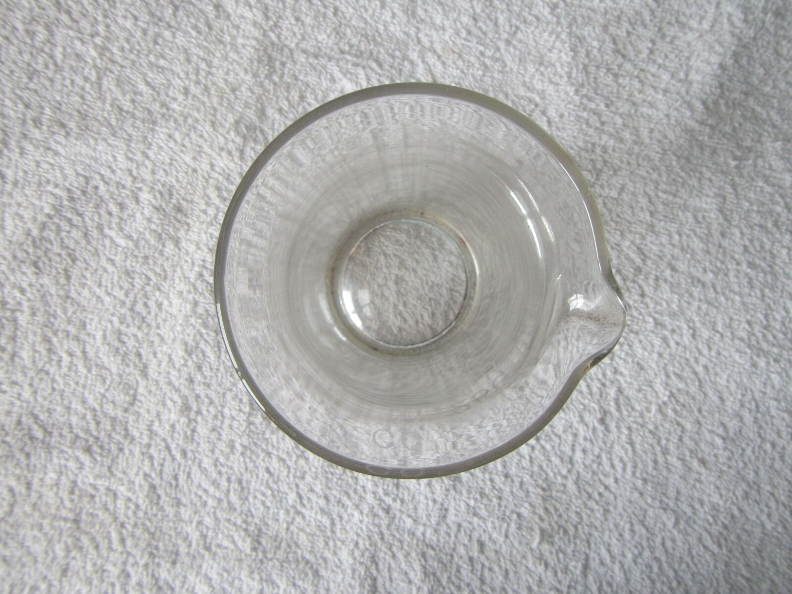 Vintage etched Glass Apothecary Measuring Cup Beaker w/ Spout 5″ 250 CC