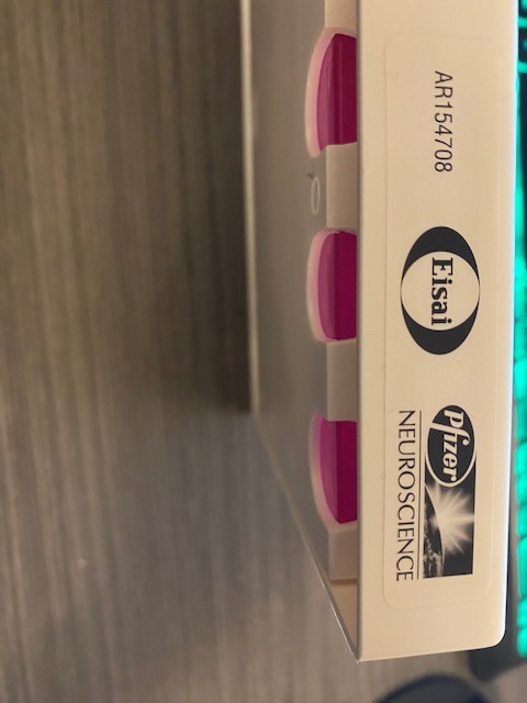 Aricept Pfizer Drug Rep Pharmaceutical Promo 1 Week Plastic Pill Box Sealed New