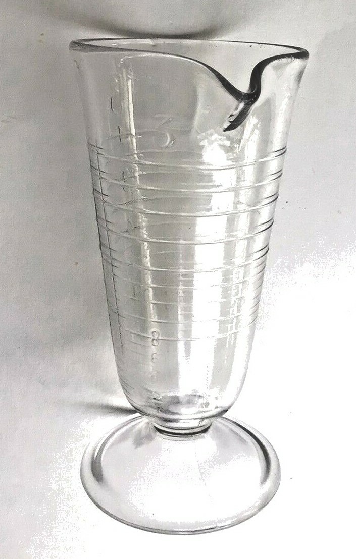 Vintage 1930/40’s FOOTED PHARMACY MEASURING BEAKER Size 5 1/4” Tall W/Pour Spout