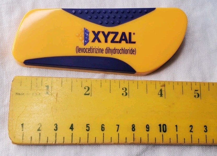 Vtg Xyzal Prescription Pharmaceutical Advertising Magnetic Clip fridge magnet