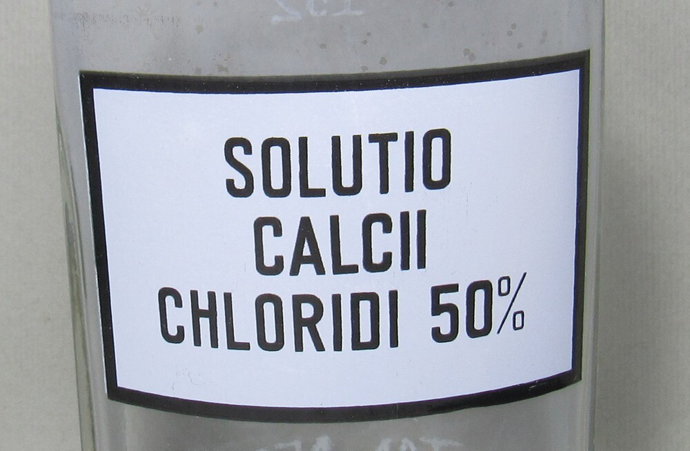 Vintage Medical Science Glass Bottle,Germany,SOLUTIO CALCII CHLORIDI 50%