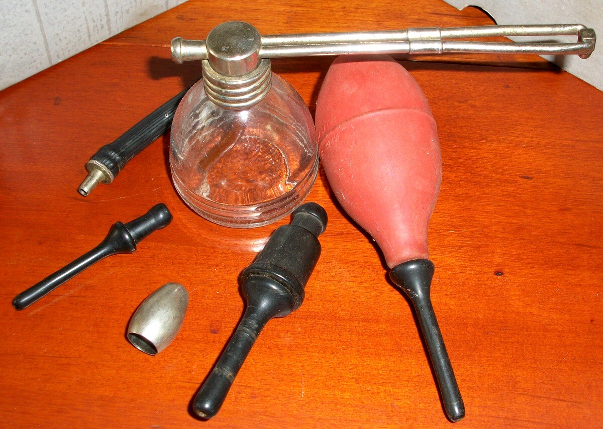 Reliance atomizer No 100 Harvey & Carey Drug Stores 327 Elm Street Buffalo, NY