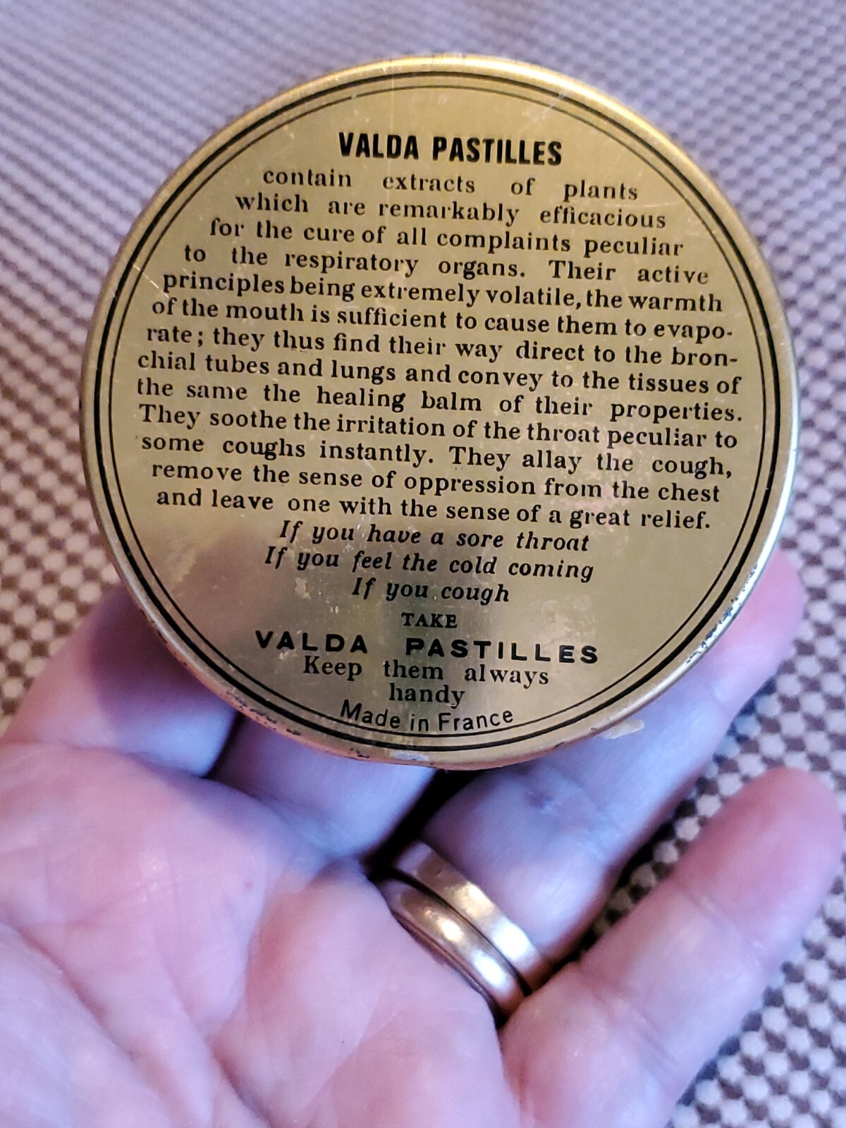 Vntg Tin Litho Valda Pastilles Medicine Cough Drops Menthol Paris France (Empty)