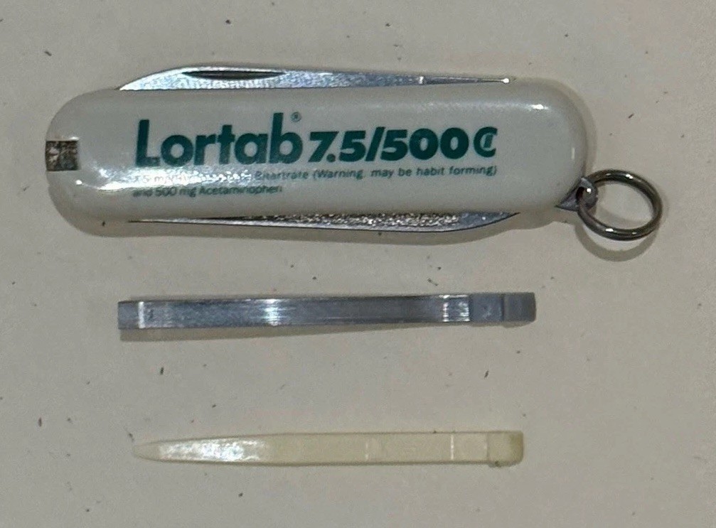 Vintage Lortab Pharmaceutical Marketing Swiss Army Knife Victorinox 7.5/500