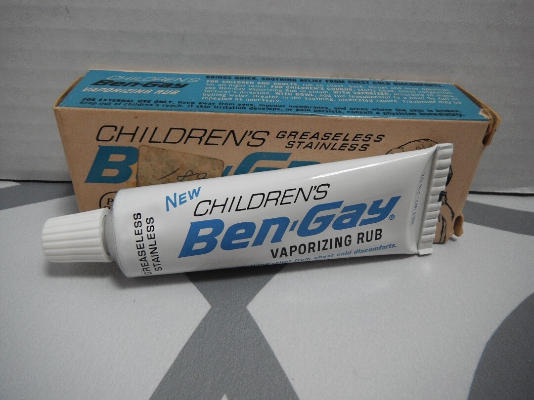 Vintage 1966 Children’s BEN-GAY VAPORIZING RUB in box Pfizer metal tube NOS 60s