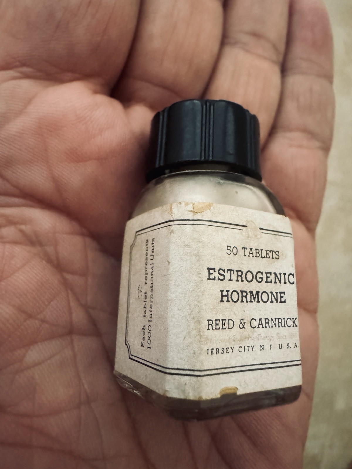 Antique 1930’s Reed & Carnrick Estrogenic Hormone Glass Medicine Bottle
