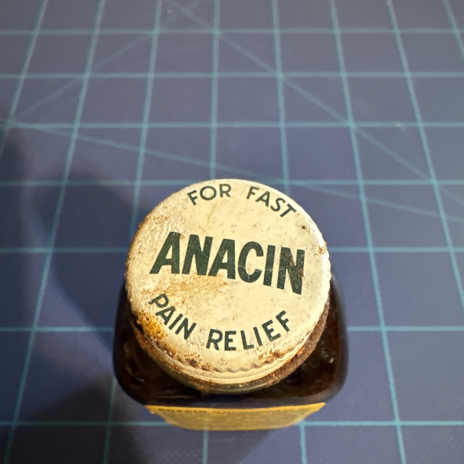 VINTAGE 1950s ANACIN WHITEHALL ASPIRIN BOTTLE – GOOD CONDITION NICE LABELS.