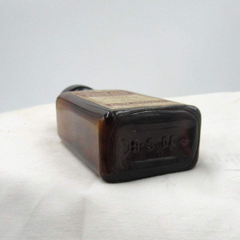 BW – 1940’s Parke, Davis & Co Detroit Mich Phosphat 3 5/8″ Amber Medicine bottle