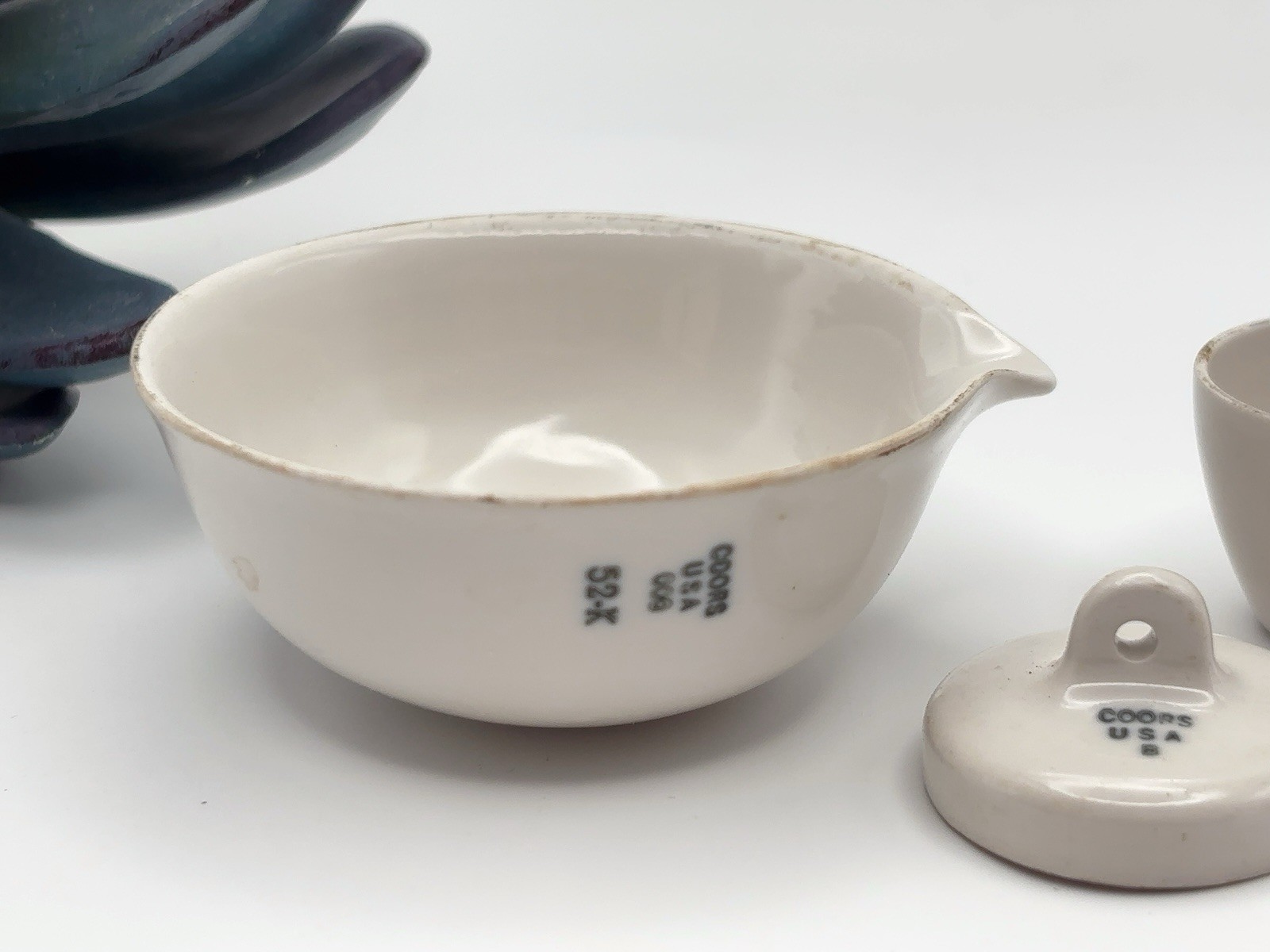 Vintage 3pc COORS USA Porcelain Apothecary Lab Pharmacy mini Cups Lid