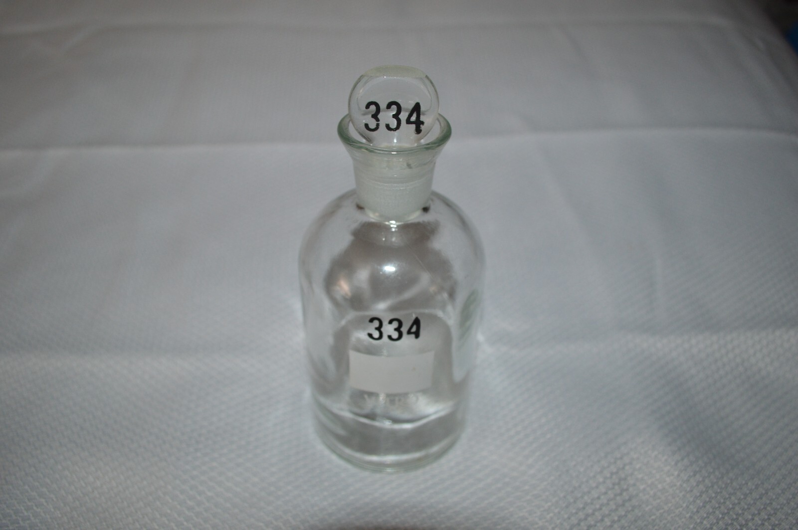 WHEATON ~ VITRO ~ U.S.A. ~ GLASS LABS BOTTLES ~ LABORATORY ~ PHARMACEUTICAL ~NEW