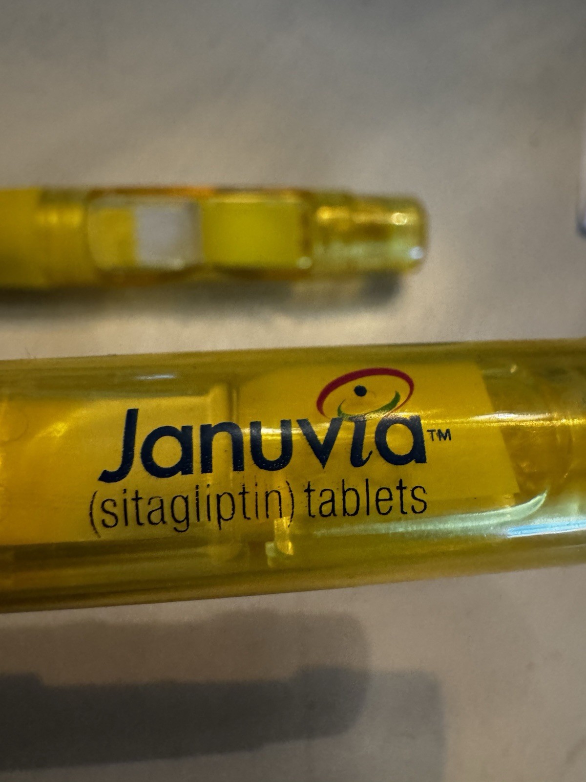 Januvia Post-It Highlighters Pharmaceutical Drug Rep Advertising Yellow Lot X 2