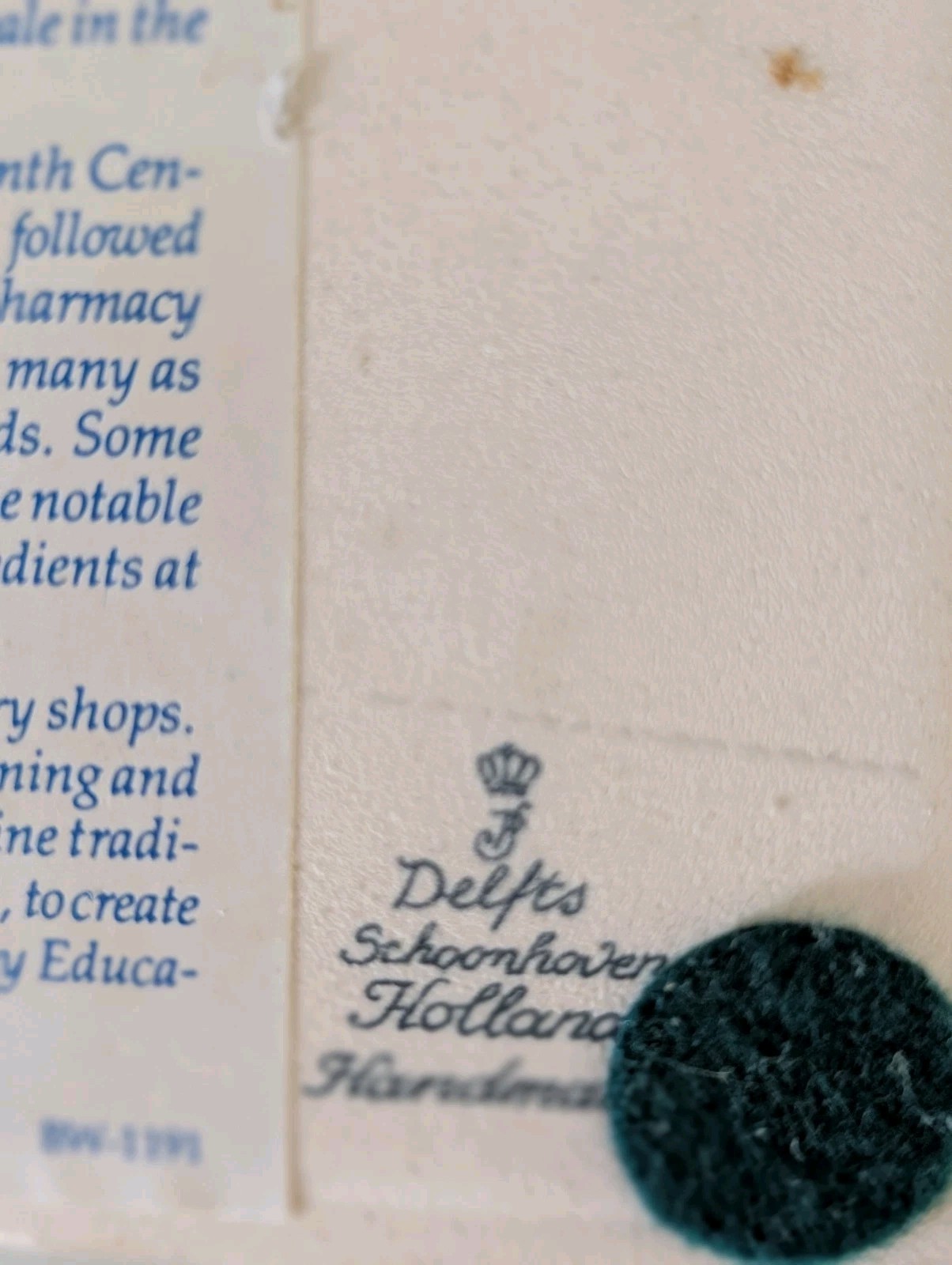 BURROUGHS WELLCOME Pharmacy English Pill Tile The Pharmacist’s Laboratory DELFT