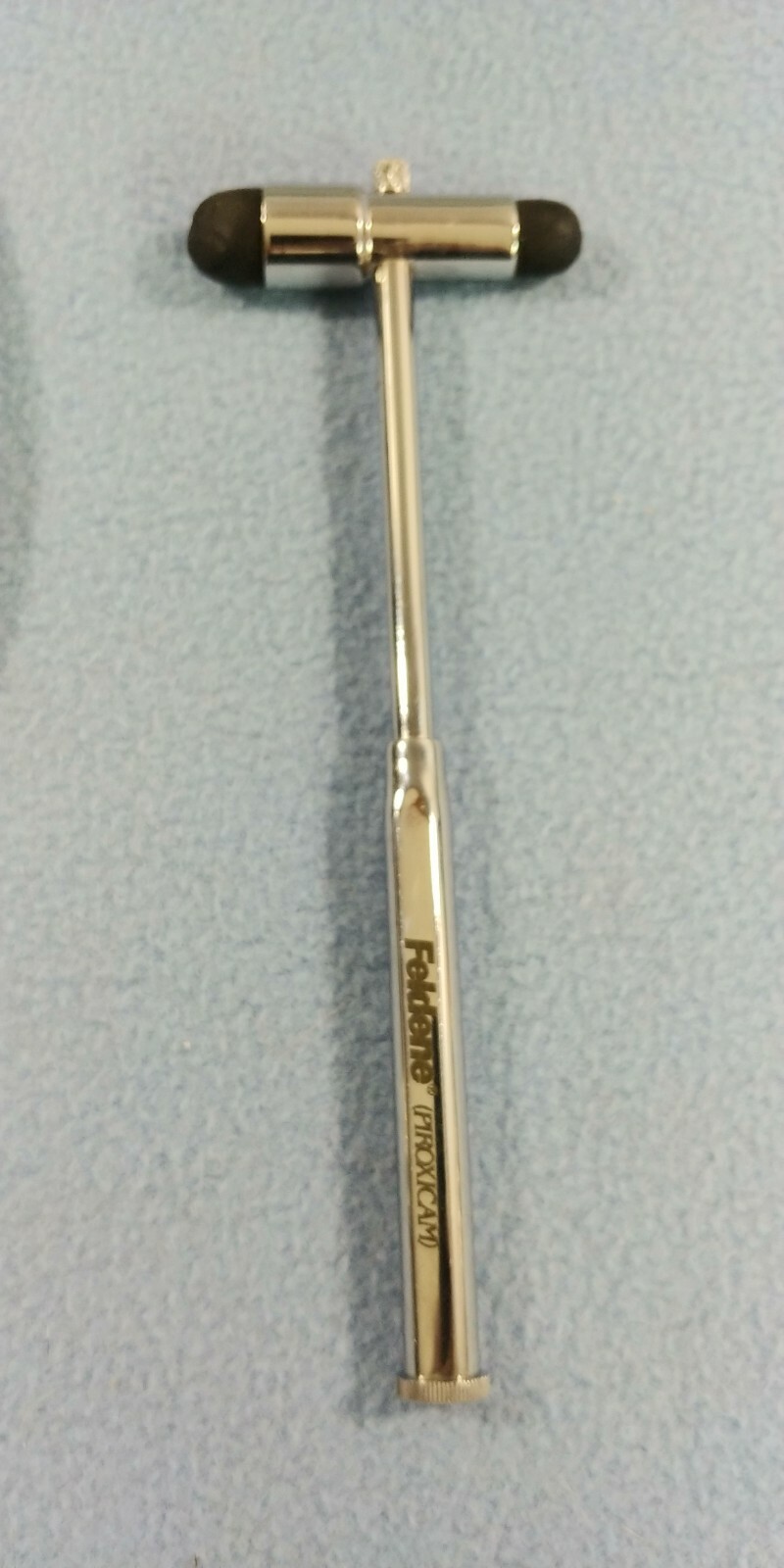 RARE PHARMACEUTICAL COLLECTIBLE FELDENE PIROXICAM REFLEX HAMMER WITH PIN + BRUSH