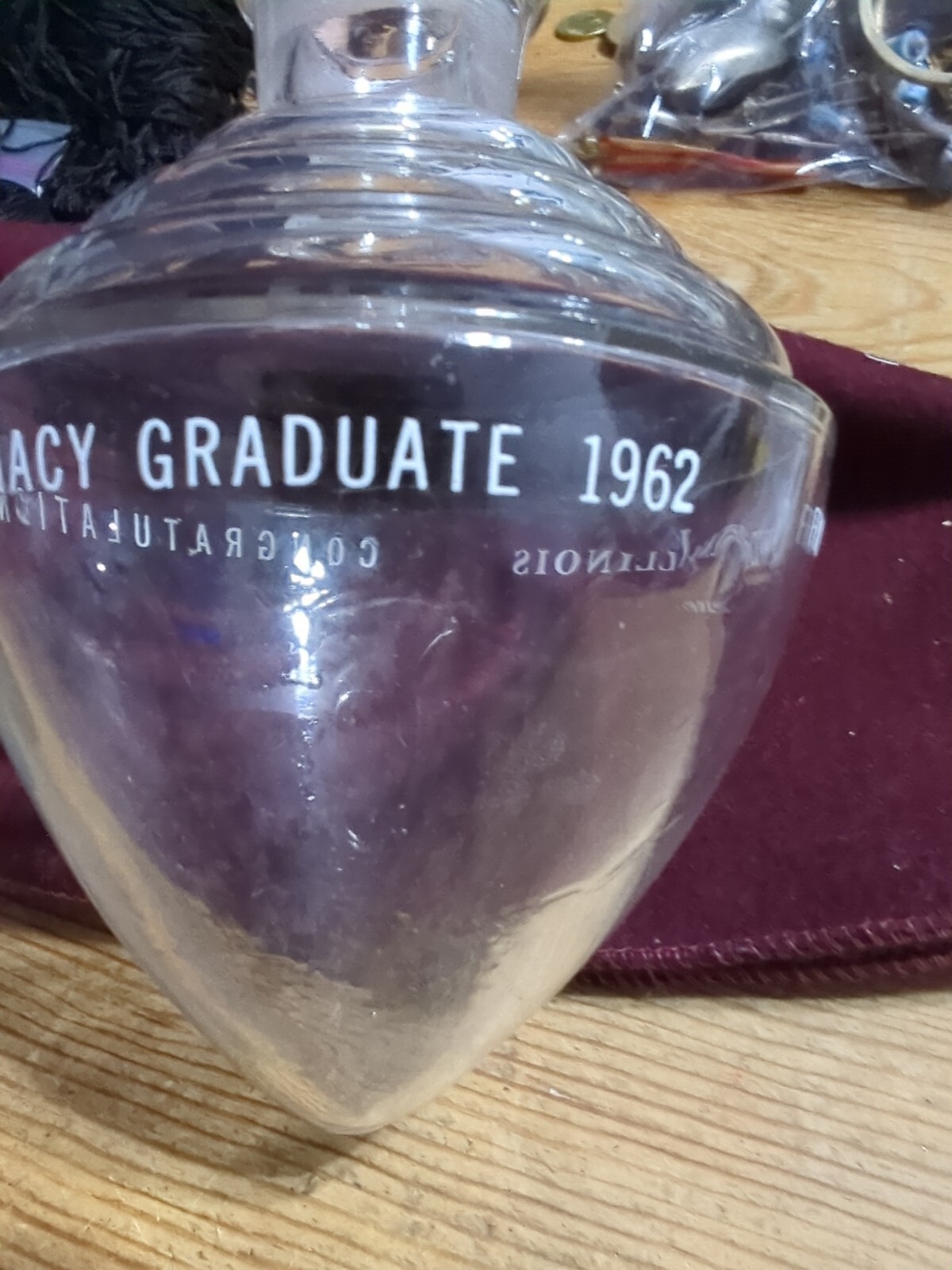 SMALL APOTHECARY SHOW 7″ GLOBE OWENS ILLINOIS PHARMACY GRADUATE CONGRATS 1962