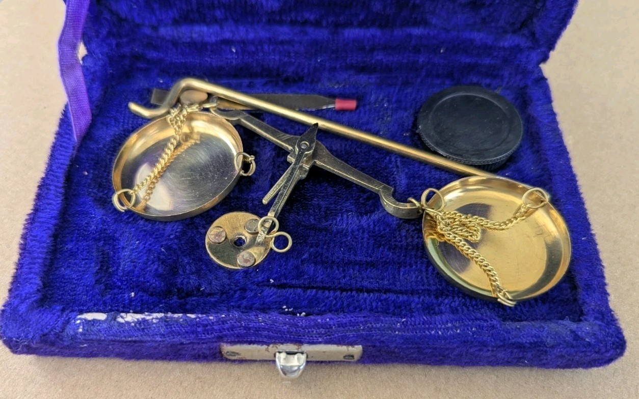 Brass Apothecary/Chemist Balance Scales Set with Weights in Blue Case