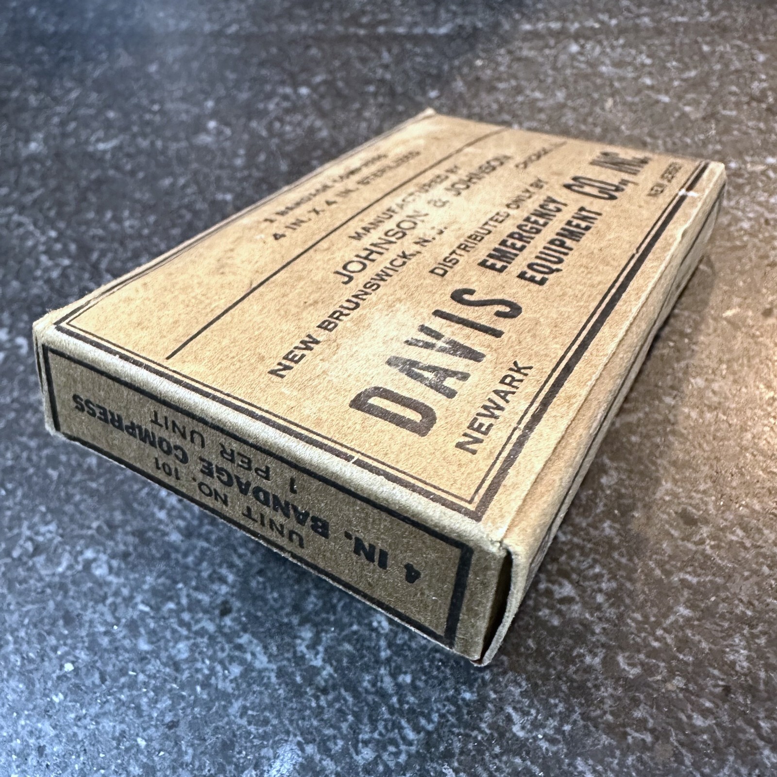 WW2 Antique Original Johnson & Johnson / Davis – Bandage Compress