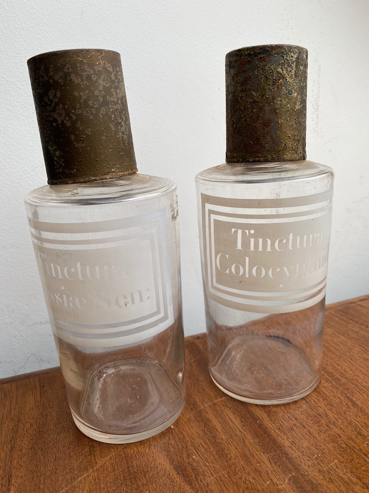 A PAIR OF ANTIQUE FRENCH APOTHECARY BOTTLES 8″ WITH LIDS / ACID ETCHED LABELS