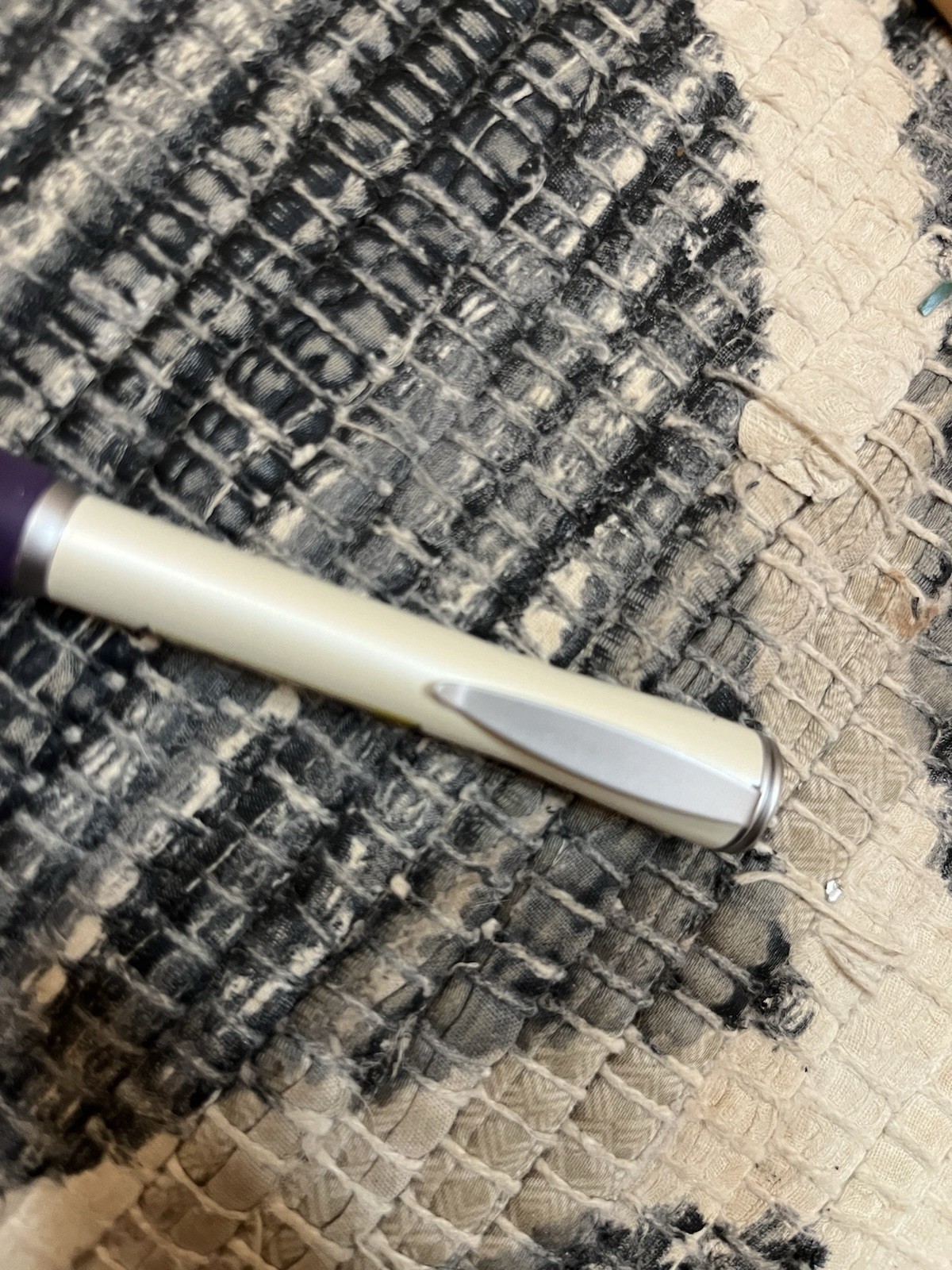 Avodart Purple Grip White Metal Twist Pharmaceutical Drug Pen Advertising NO INK
