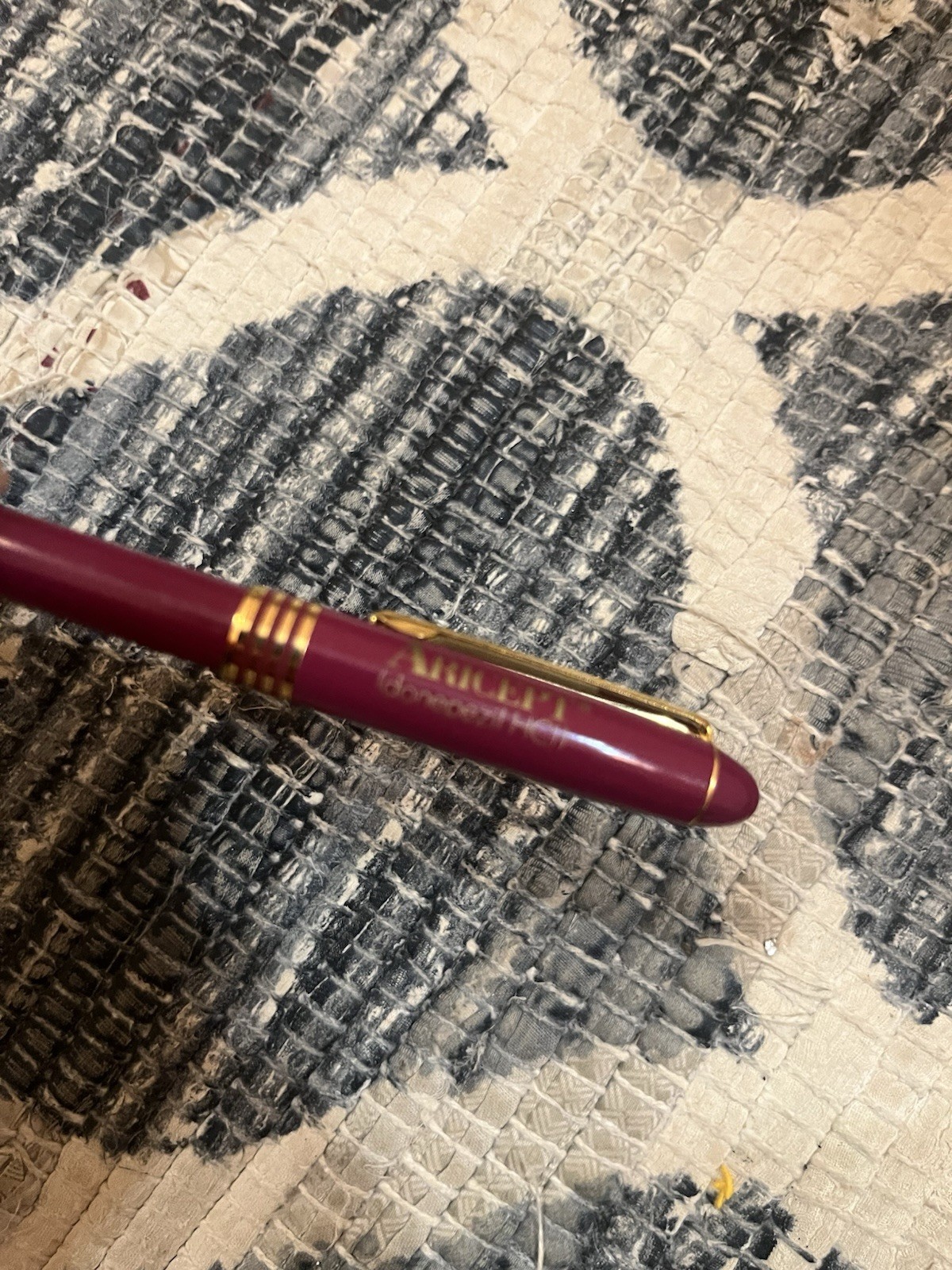Aricept Red Maroon Gold Metal Click Pharmaceutical Drug Pen Advertising WRITES