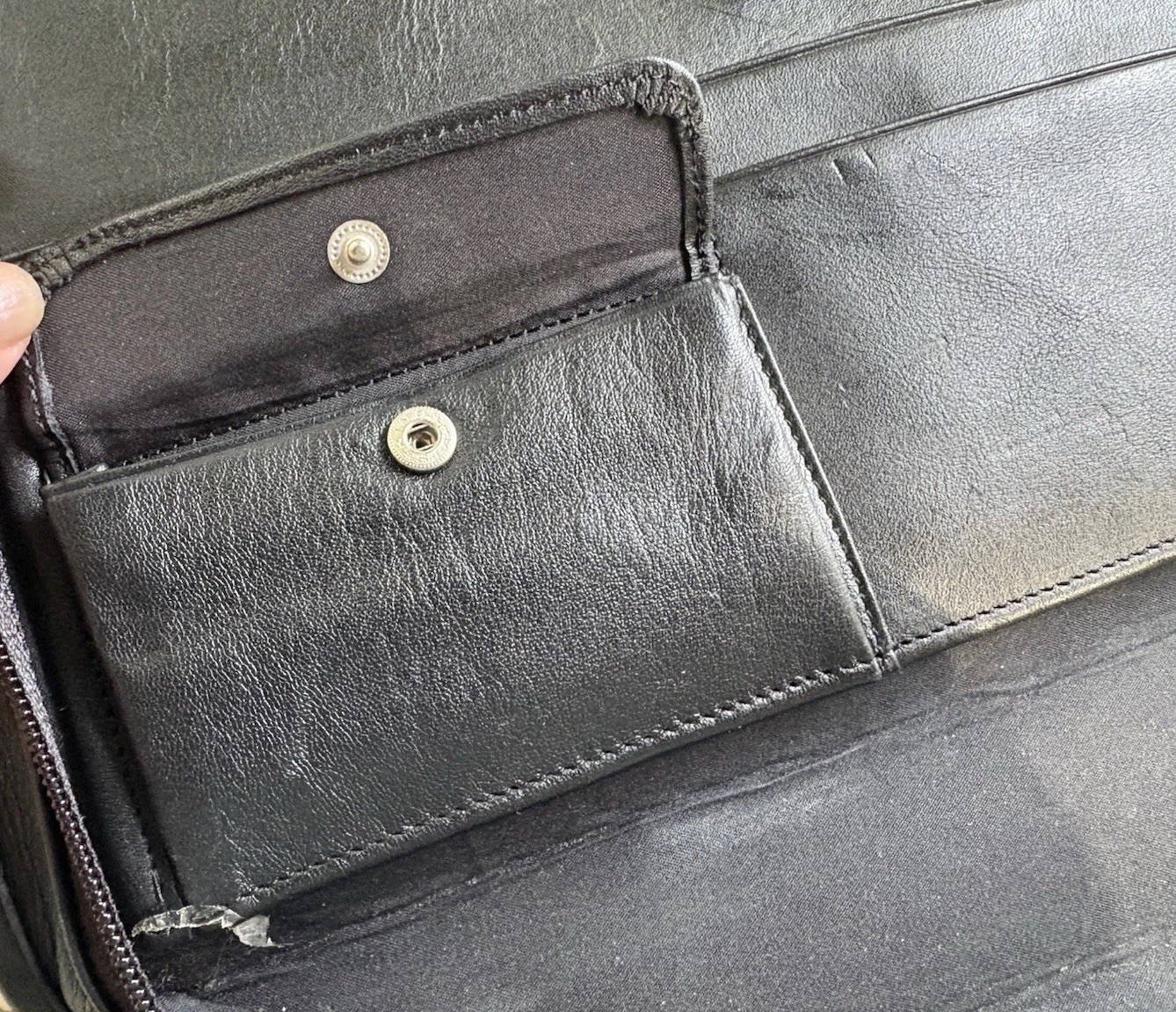 Paxil Pharmaceutical Leather Portfolio Binder Zip Around Black Embossed Logo