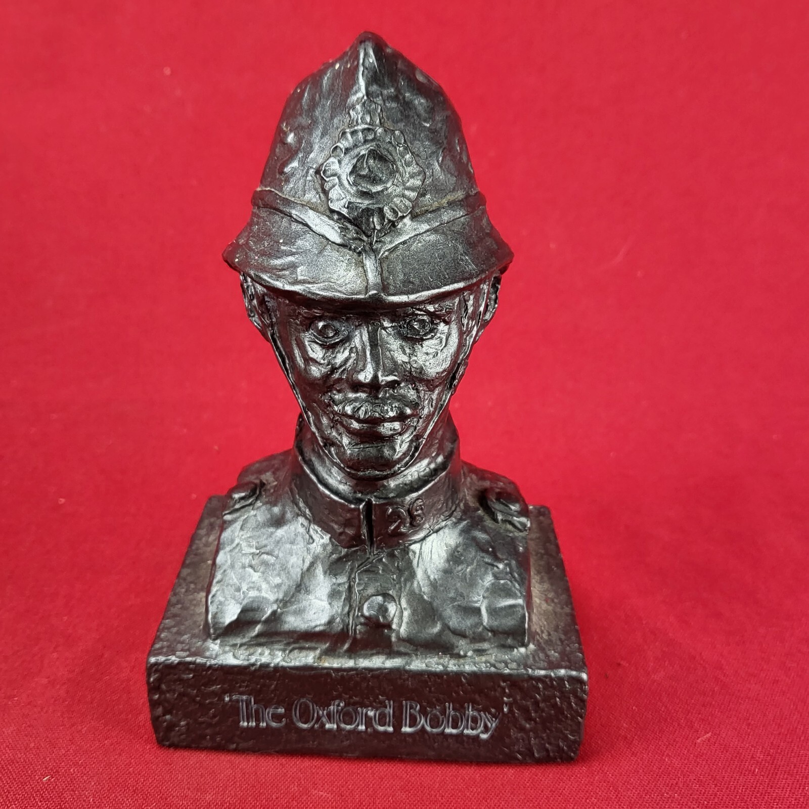 VINTAGE 1977 THE OXFORD BOBBY BOOKEND BUST BRITISH ENGLAND BRISTOL LABORATORIES